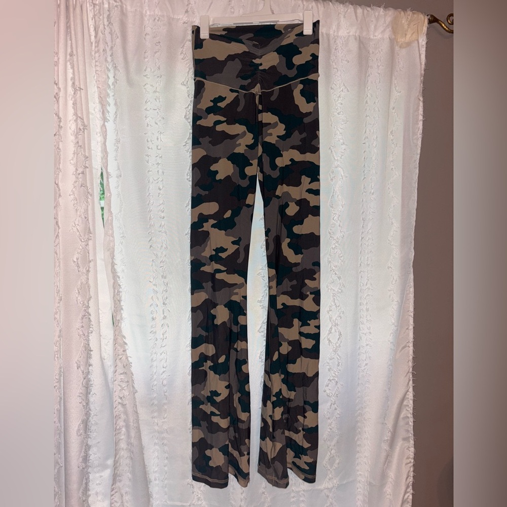 Aerie Offline Camouflage Flare Leggings